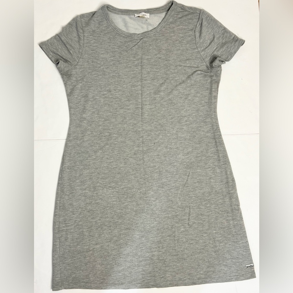 (Final sale price)

Calvin Klein Gray Short Sleeve T-Shirt Dress